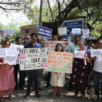 SCHOOL-FEE-HIKE-PROTEST-DELHI